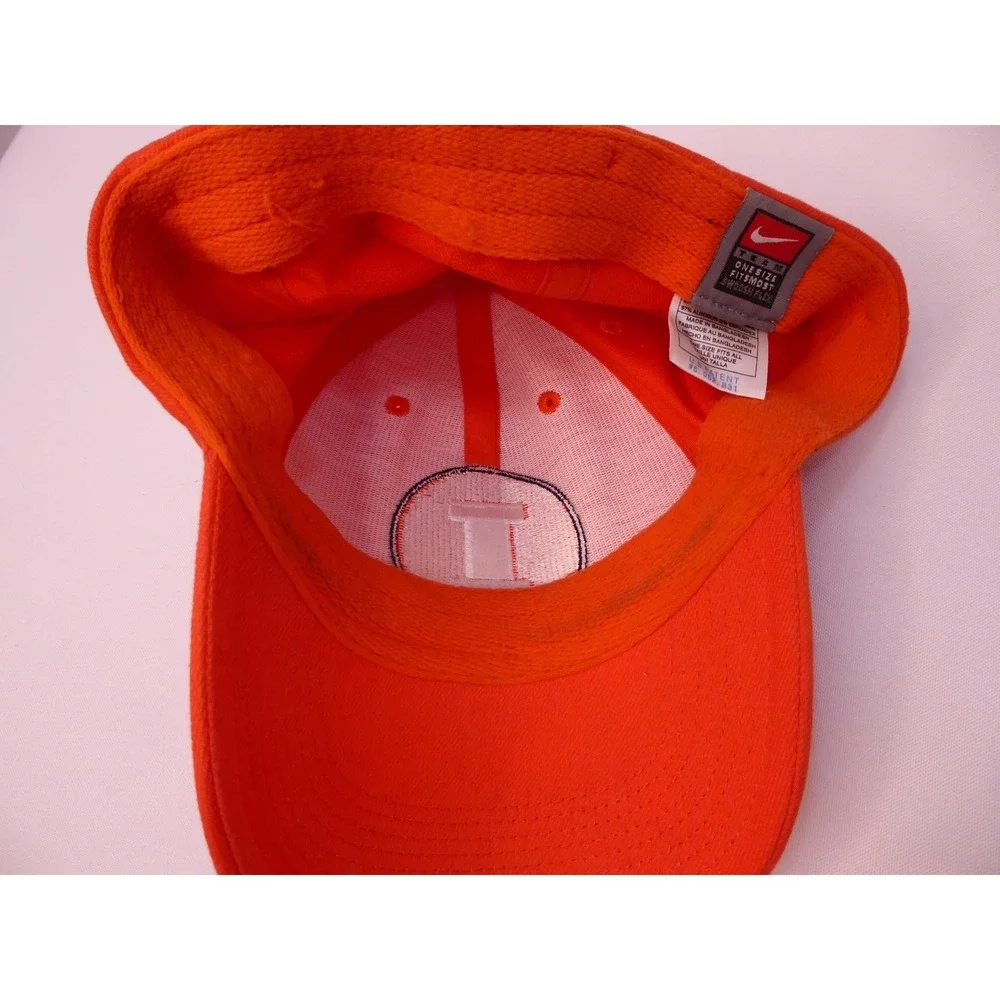 Nike Team Swooshflex University of Illinois Urbana-Champaign Fitted Hat CAP OSFM